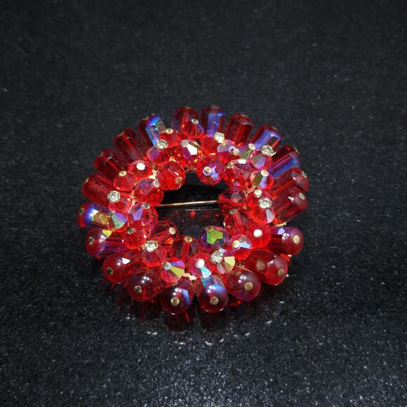 Vintage Crystal Red Aurora Borealis Bead Wreath Brooch, 1960s - Picture 7 of 10